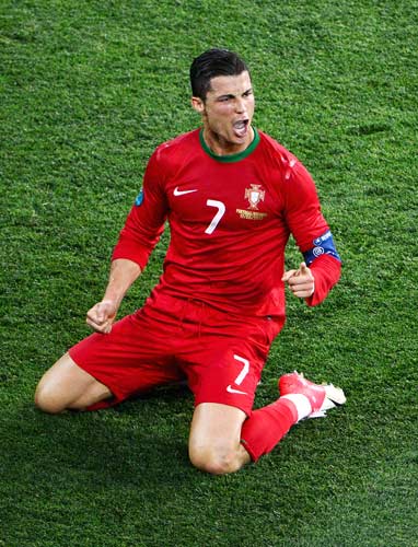 姆巴佩状态回暖连续4场破门 源于一个小改变……（姆巴佩重拾火力 连续4场破门只因一个小调整）