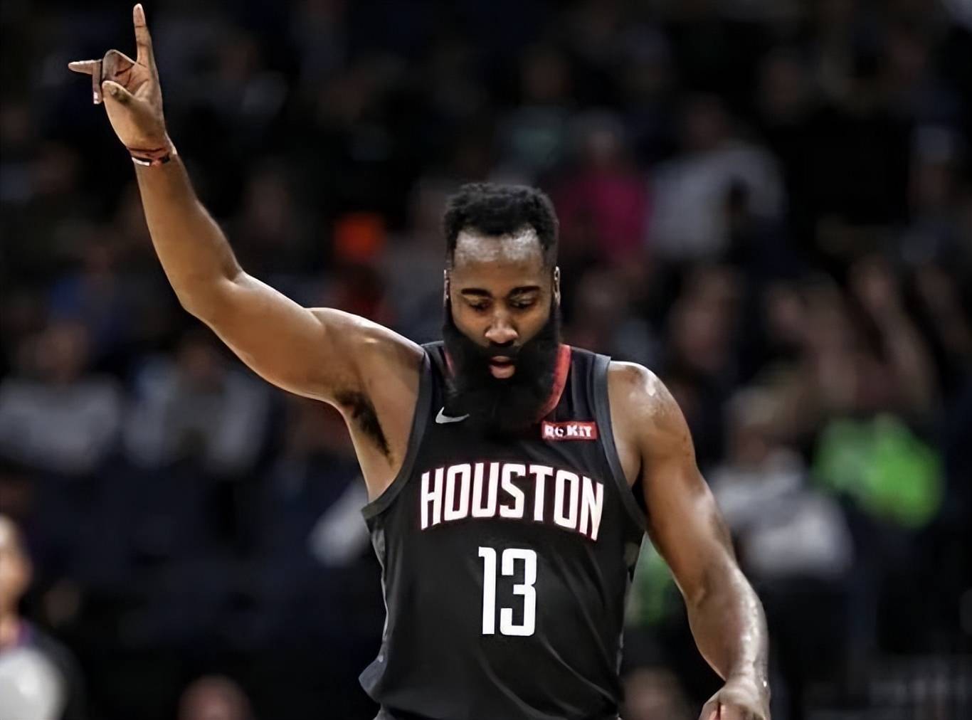 绝对压制！曼城主场8杀樱桃军 数据示纪录延续（主场无解！曼城对樱桃军豪取八连胜，纪录延续）