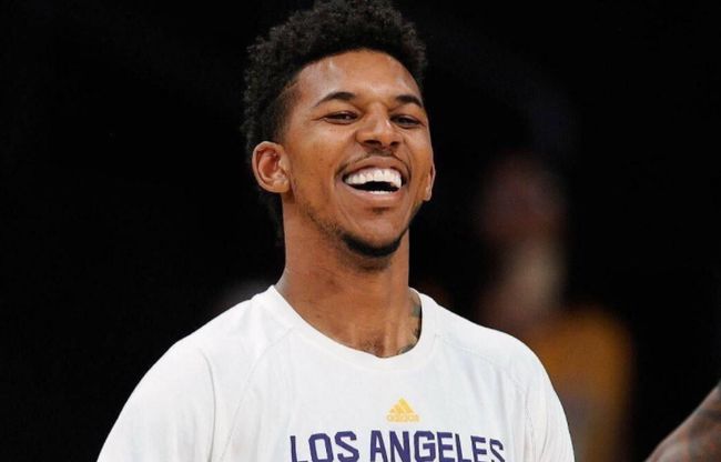 斯图里奇称萨拉赫处理方式不妥但理解其沮丧，加西亚批评时机不当（斯图里奇称萨拉赫处理不当但能理解其沮丧，加西亚质疑批评时机不合适）