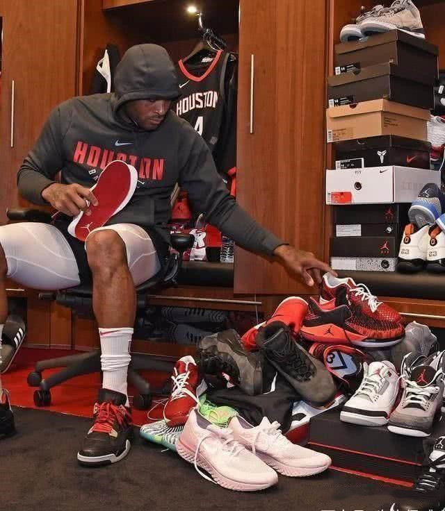 拉波尔塔：在新诺坎普为梅西办致敬仪式会很美好，但要等到26年底再谈（拉波尔塔：新诺坎普为梅西办致敬仪式是美事，但要等到2026年底再议）