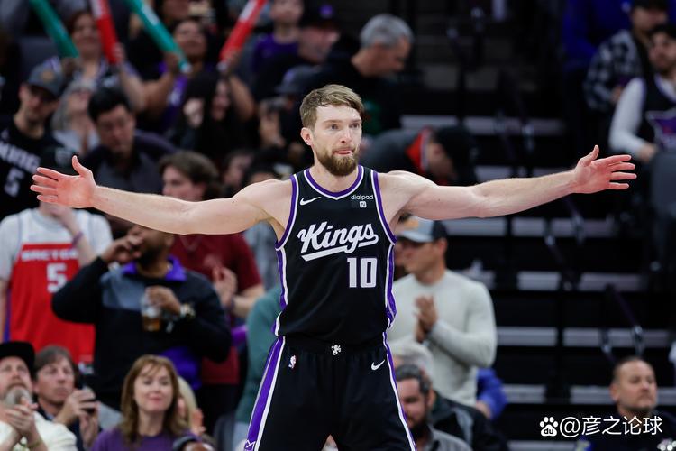 外线手感低迷！森林狼首发5虎半场三分13中2（外线哑火！森林狼首发五人半场三分13投仅2中）