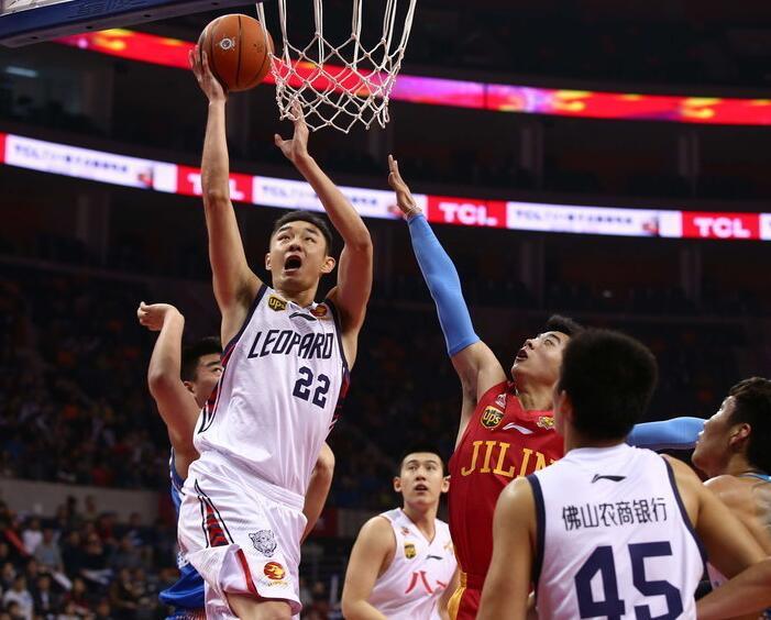 吉迪谈防特雷·杨绝平：我们预判了他想造犯规，我努力避开他（吉迪谈防守特雷·杨关键绝平：我们预判他会搏犯规，我尽力避免身体接触）