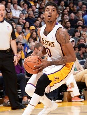 孔蒂：这场比赛球员的表现我无可指责，法兰克福的防守确实好（孔蒂：本场队员表现无可挑剔，法兰克福防守的确出色）