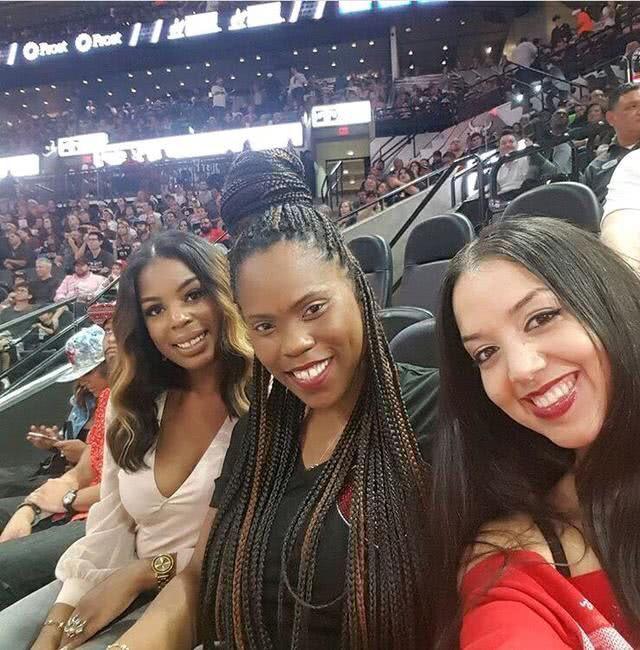 基恩谈阿诺德被嘘：红军球迷极力嘘一个本地孩子，还觉得很有风度（基恩评阿诺德遭嘘：利物浦球迷狂嘘自家本土小将，却自以为有风度）