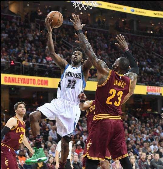 B席48次英超助攻超越阿圭罗，曼城队史仅次于丁丁和D席（B席英超助攻达48次，已超阿圭罗，曼城队史仅逊丁丁与D席）