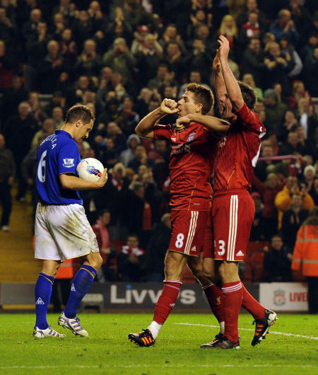 西甲前瞻：黄潜新赛季丢球联赛最少，皇社近况回暖4场3胜（西甲前瞻：黄潜本季失球最少防线稳固，皇社回暖近4场取3胜）