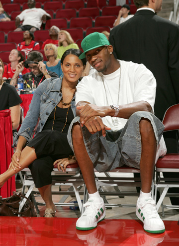 马德兴：路易斯肯定离开申花，阿苏埃和米内罗大概率被留用（马德兴：路易斯铁定离开申花，阿苏埃与米内罗有望继续留队）