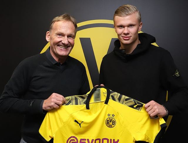 18岁新秀王洪泽CBA首秀获赞成熟如28岁（18岁新秀王洪泽CBA首秀被赞成熟度媲美28岁）