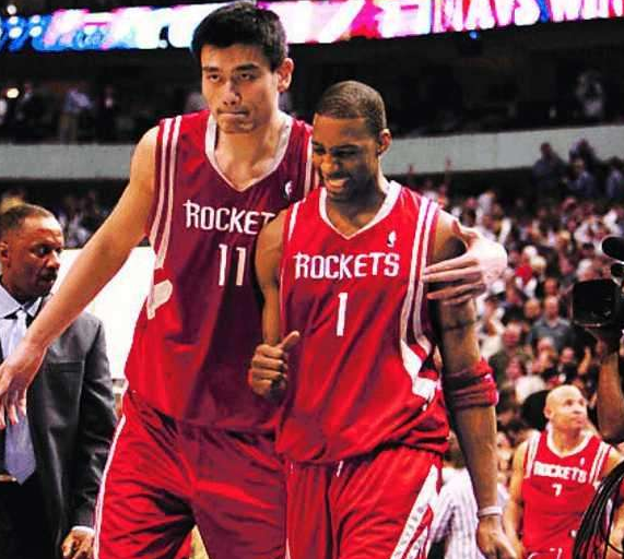 追梦：末节理当回替补席支持队友，我对自己今天表现并不沮丧（追梦：第四节选择回到替补席支持队友，对今日表现我并不沮丧）