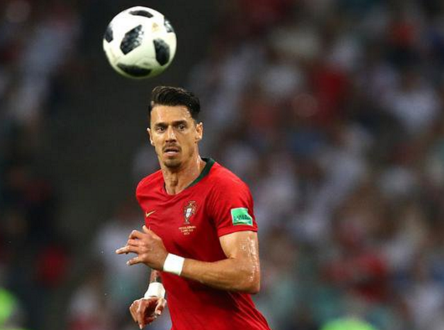 永远的红军20号，利物浦新赛季主场首战场刊封面致敬若塔（利物浦新季主场揭幕战：场刊封面致敬红军20号若塔）