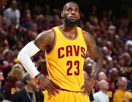 命中率惨淡！麦丹&迪温琴佐&里德三分合计21中2（三分失准：麦丹、迪温琴佐和里德合计21投仅2中）