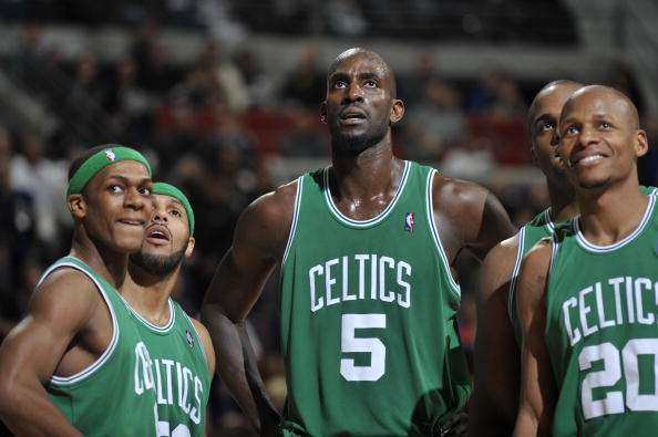 亚冠精英赛战报：托尼破门，吉达国民三人传射5-0巴格达警察（亚冠精英赛：托尼建功，吉达国民三将传射，5-0横扫巴格达警察）